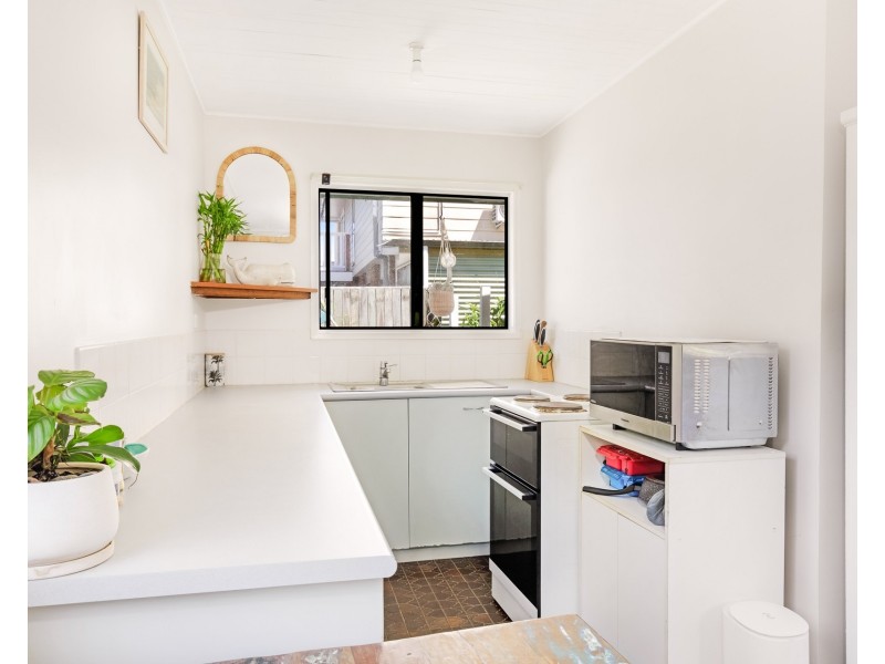 1 Merinda Crescent, Point Lookout QLD 4183