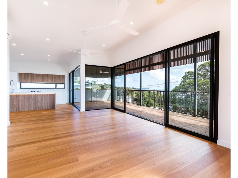 1/12 Gindarra Street, Point Lookout QLD 4183