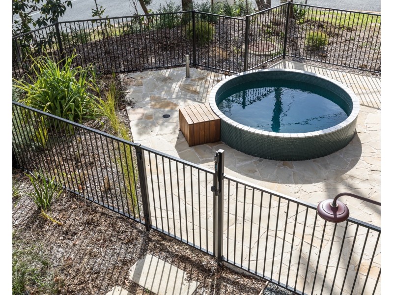 1/12 Gindarra Street, Point Lookout QLD 4183