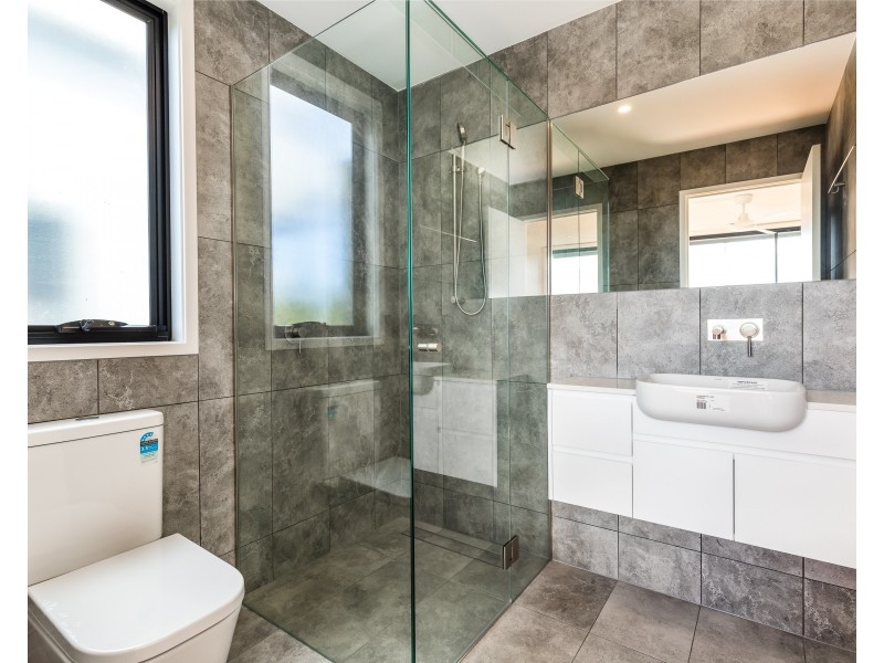 1/12 Gindarra Street, Point Lookout QLD 4183