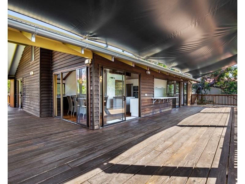 6 Karboora Drive, Point Lookout QLD 4183