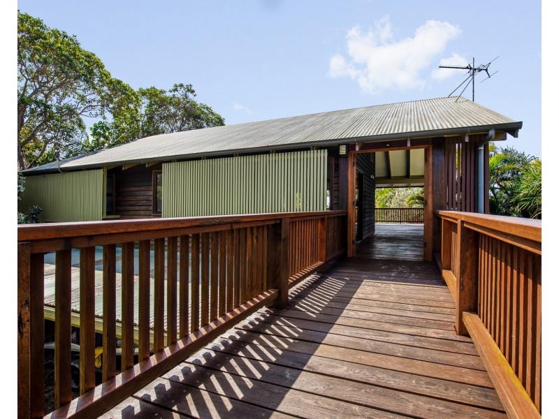 6 Karboora Drive, Point Lookout QLD 4183