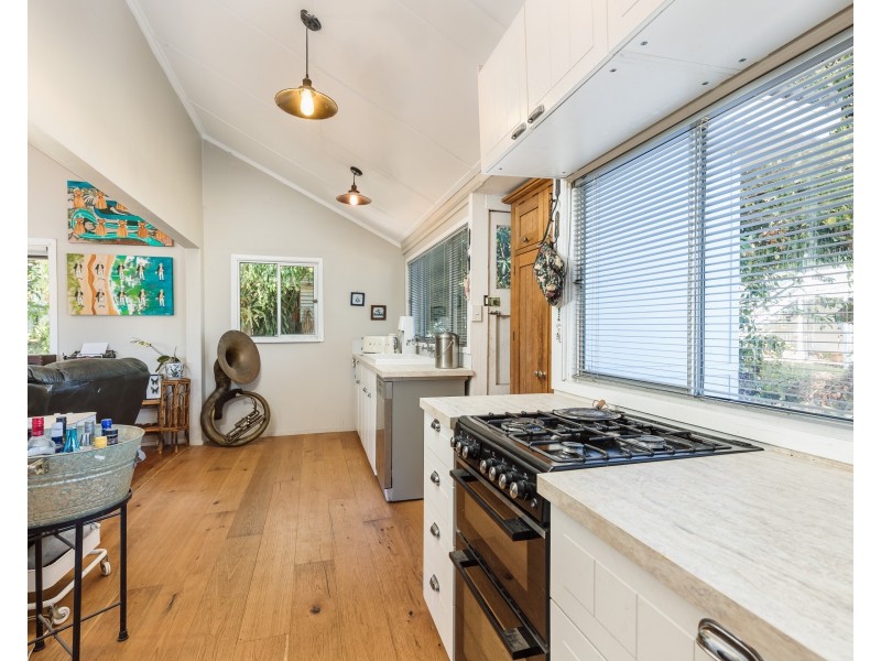 4 Bingle Road, Dunwich QLD 4183