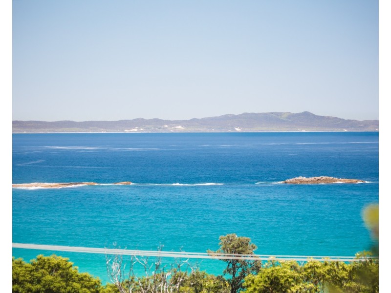 10 Booran Street, Point Lookout QLD 4183