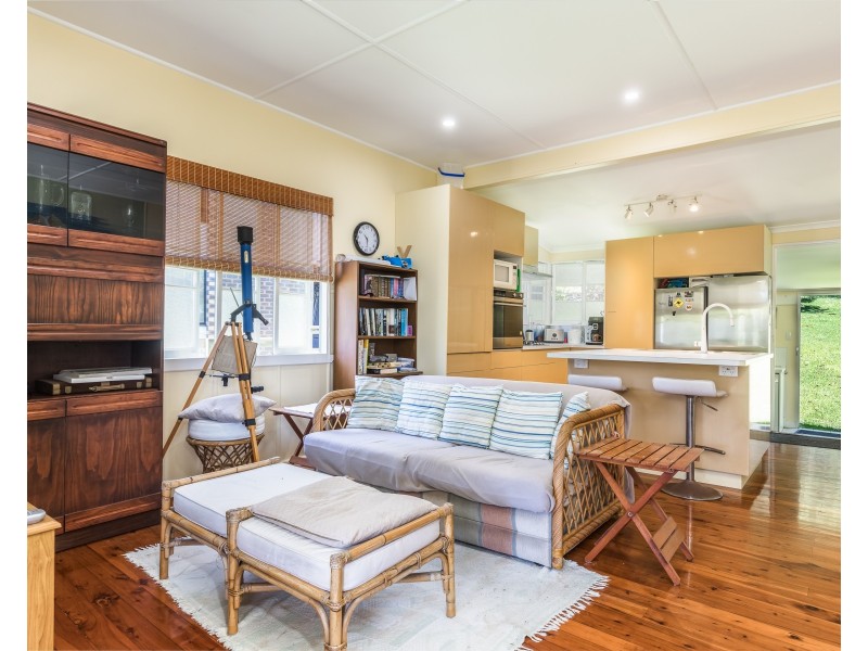 10 Booran Street, Point Lookout QLD 4183