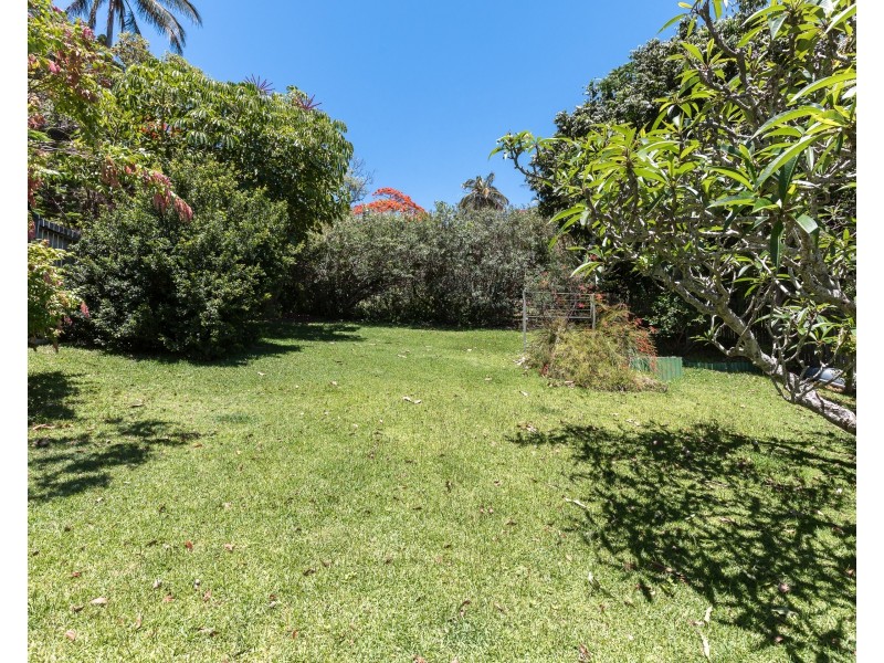 10 Booran Street, Point Lookout QLD 4183