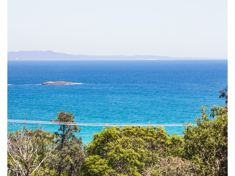 10 Booran Street, Point Lookout QLD 4183