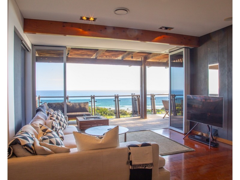 16 Merinda Crescent, Point Lookout QLD 4183