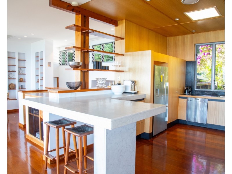 16 Merinda Crescent, Point Lookout QLD 4183
