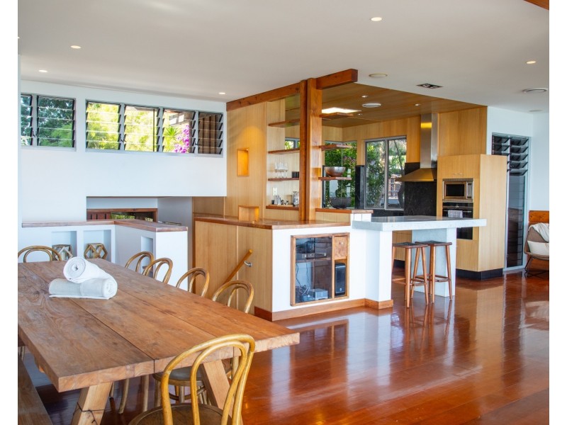 16 Merinda Crescent, Point Lookout QLD 4183