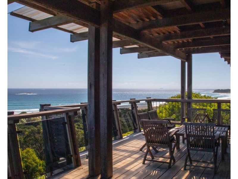 16 Merinda Crescent, Point Lookout QLD 4183
