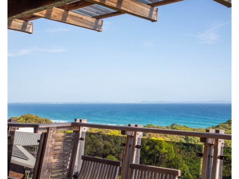 16 Merinda Crescent, Point Lookout QLD 4183