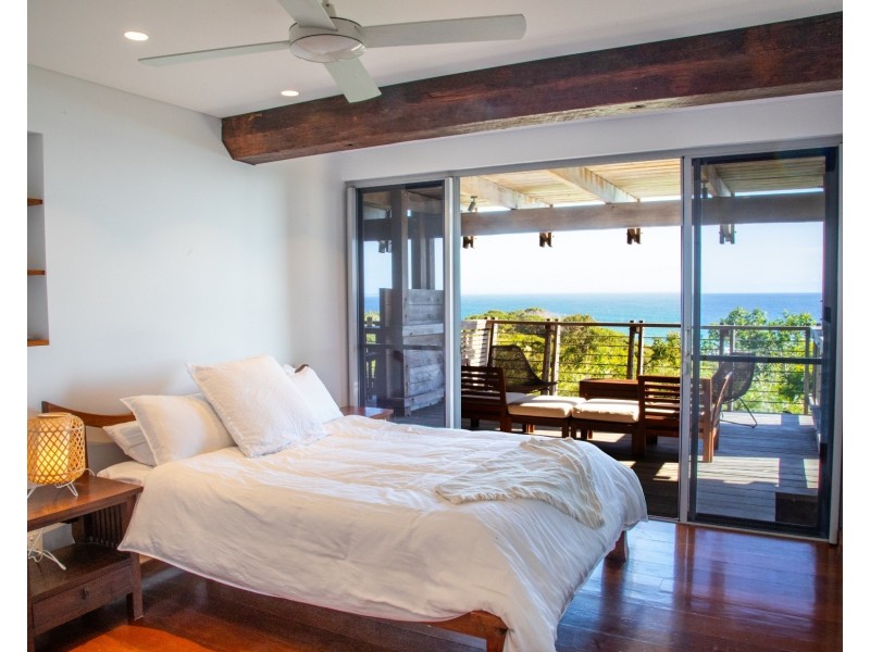 16 Merinda Crescent, Point Lookout QLD 4183