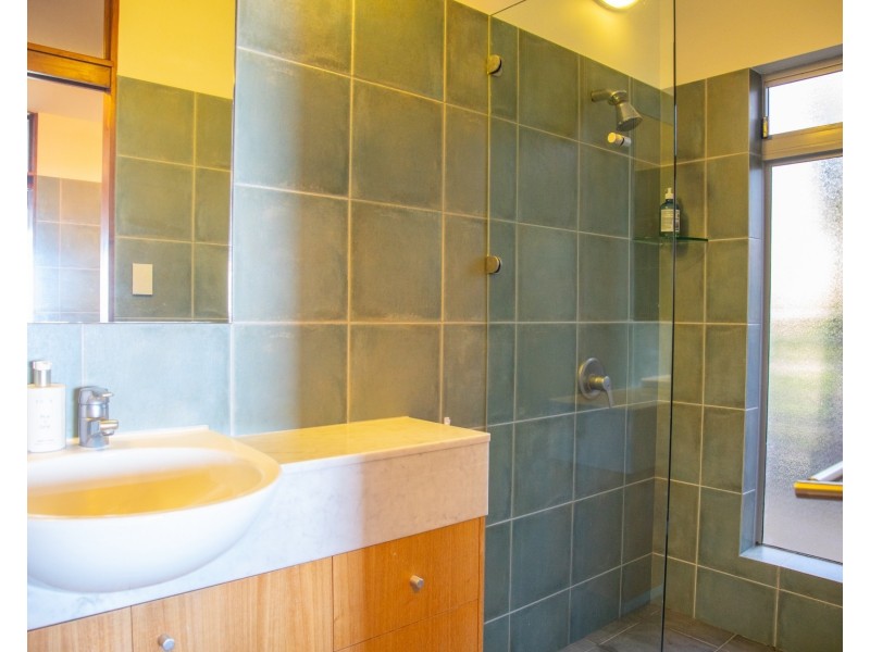 16 Merinda Crescent, Point Lookout QLD 4183