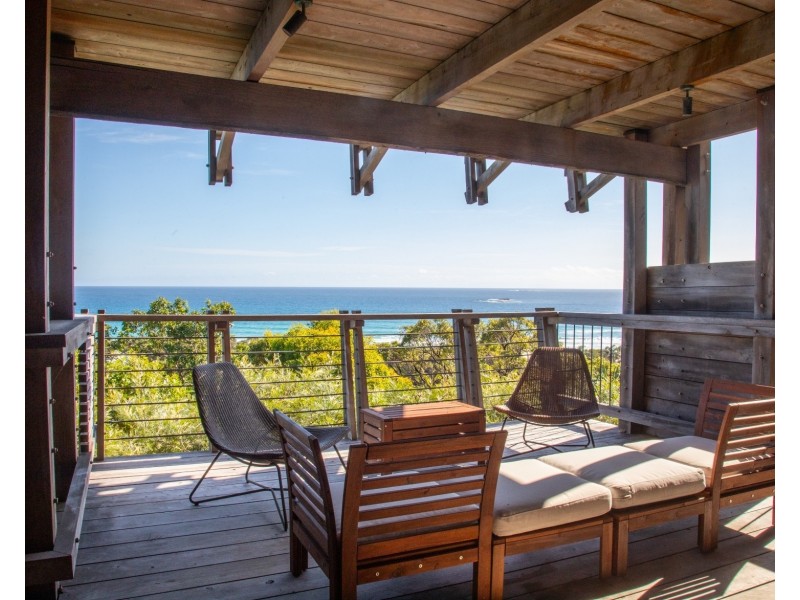 16 Merinda Crescent, Point Lookout QLD 4183