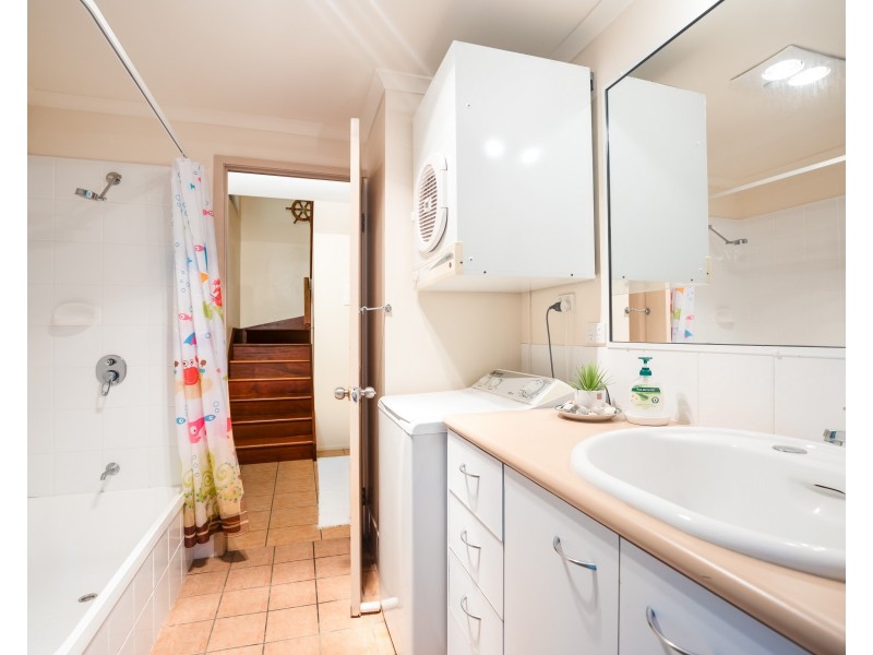 3/120 Tramican Street, Point Lookout QLD 4183