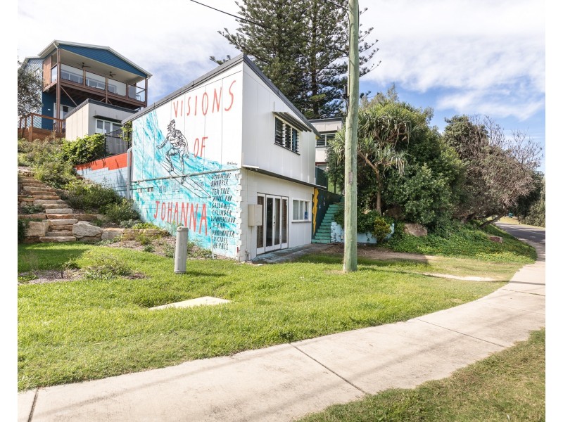 3 Mooloomba Road, Point Lookout QLD 4183