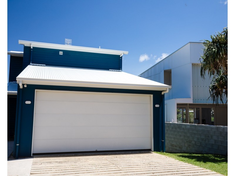 3 Mooloomba Road, Point Lookout QLD 4183