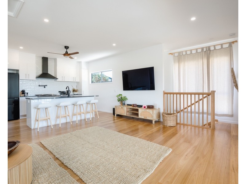 3 Mooloomba Road, Point Lookout QLD 4183