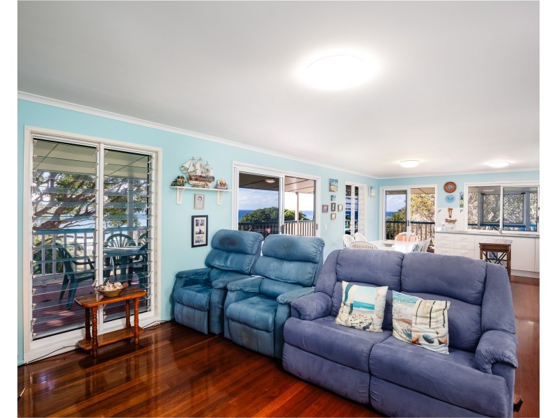 9 Prosperity Street, Point Lookout QLD 4183