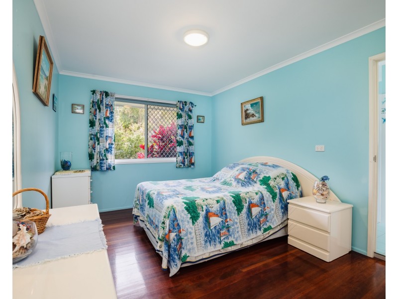 9 Prosperity Street, Point Lookout QLD 4183