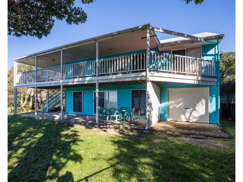 9 Prosperity Street, Point Lookout QLD 4183