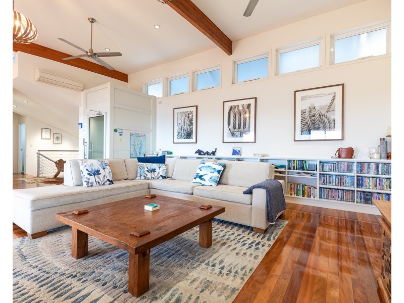 13 Yarrong Road, Point Lookout QLD 4183