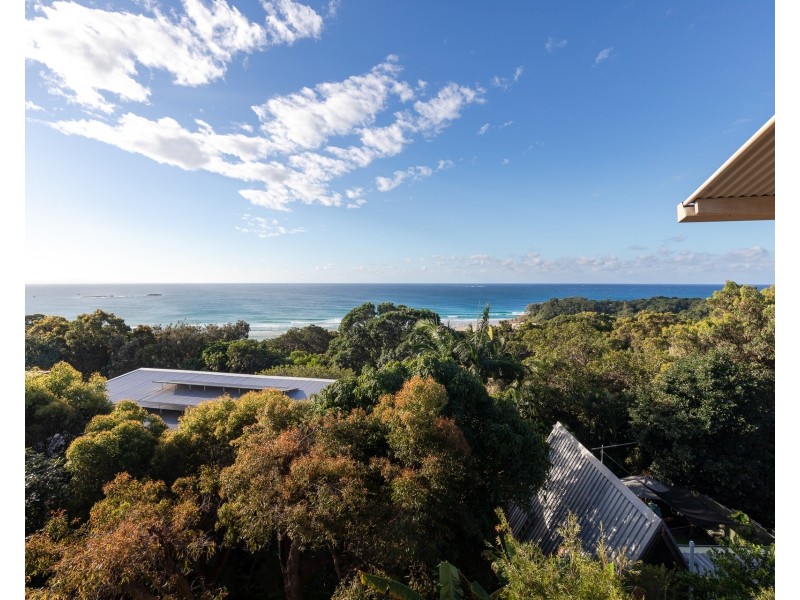 13 Yarrong Road, Point Lookout QLD 4183