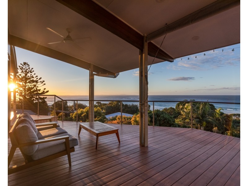 13 Yarrong Road, Point Lookout QLD 4183