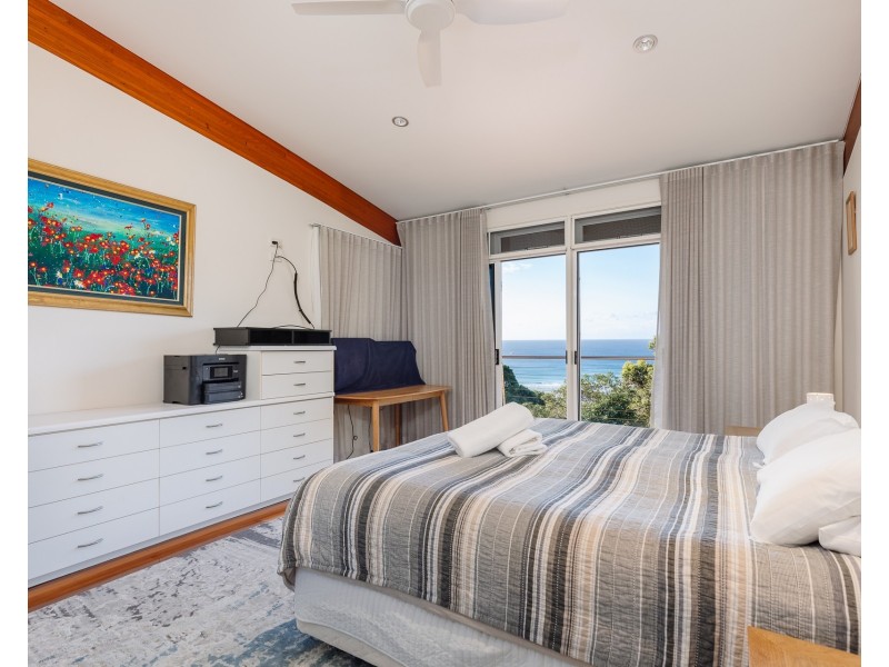 13 Yarrong Road, Point Lookout QLD 4183