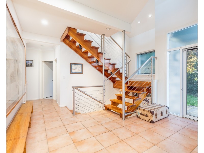 13 Yarrong Road, Point Lookout QLD 4183