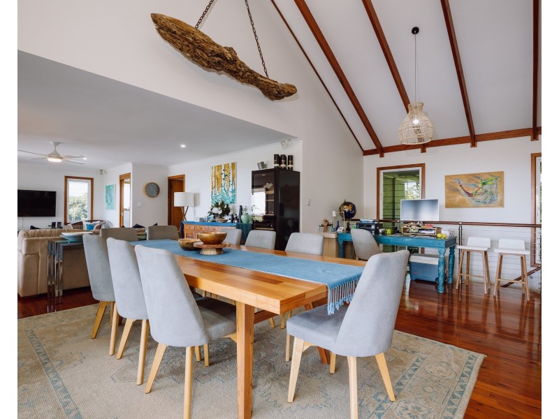 41 Cumming Parade, Point Lookout QLD 4183
