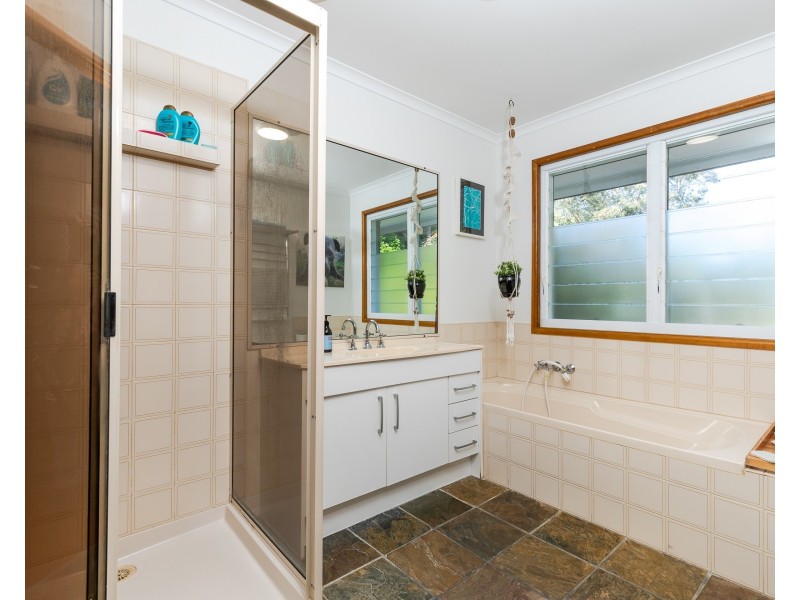 41 Cumming Parade, Point Lookout QLD 4183