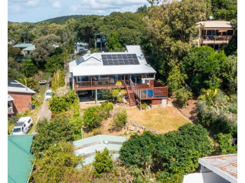 41 Cumming Parade, Point Lookout QLD 4183