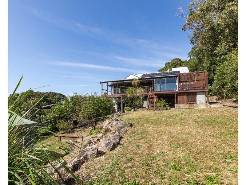 41 Cumming Parade, Point Lookout QLD 4183