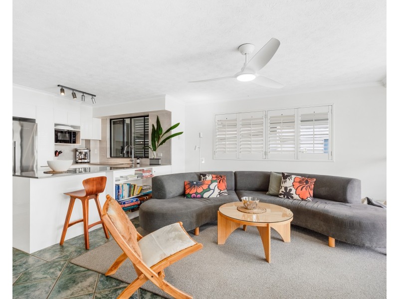 2/120 Mooloomba Road, Point Lookout QLD 4183