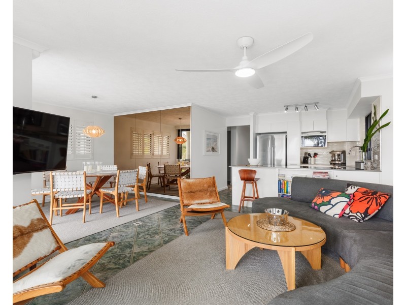 2/120 Mooloomba Road, Point Lookout QLD 4183