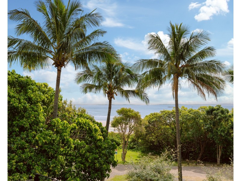 2/120 Mooloomba Road, Point Lookout QLD 4183