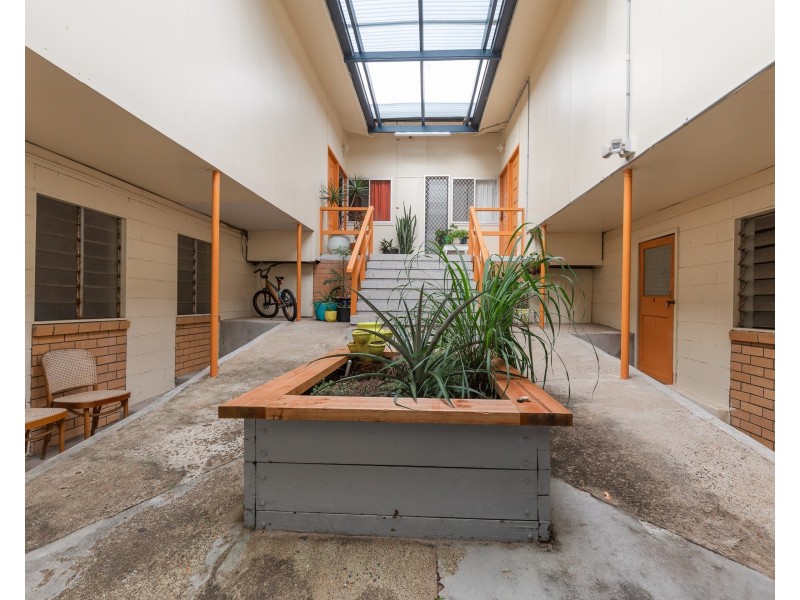 2/17 Bigoon Road, Point Lookout QLD 4183