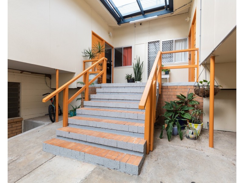 2/17 Bigoon Road, Point Lookout QLD 4183