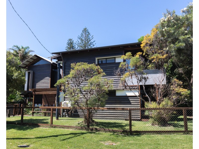 2/43 Bigoon Road, Point Lookout QLD 4183