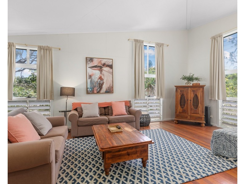 1 Bimba Street, Point Lookout QLD 4183