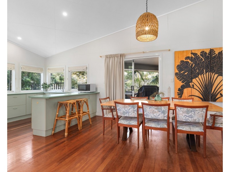 1 Bimba Street, Point Lookout QLD 4183