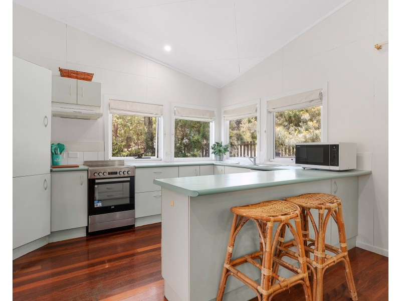 1 Bimba Street, Point Lookout QLD 4183