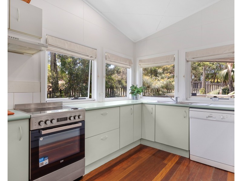 1 Bimba Street, Point Lookout QLD 4183