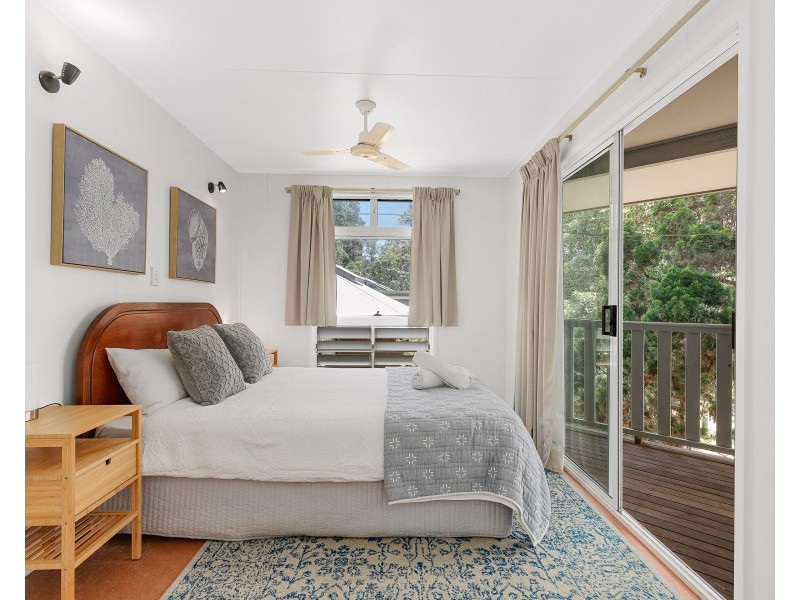 1 Bimba Street, Point Lookout QLD 4183