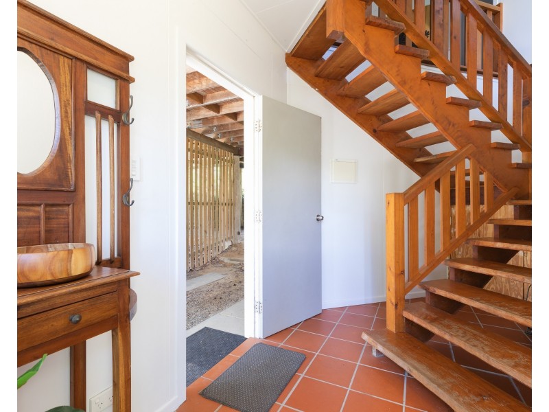 1 Bimba Street, Point Lookout QLD 4183