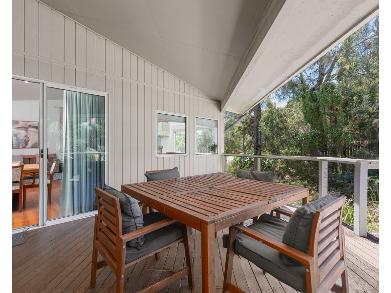 1 Bimba Street, Point Lookout QLD 4183