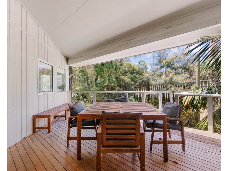 1 Bimba Street, Point Lookout QLD 4183