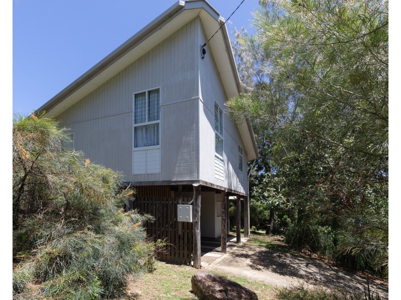 1 Bimba Street, Point Lookout QLD 4183